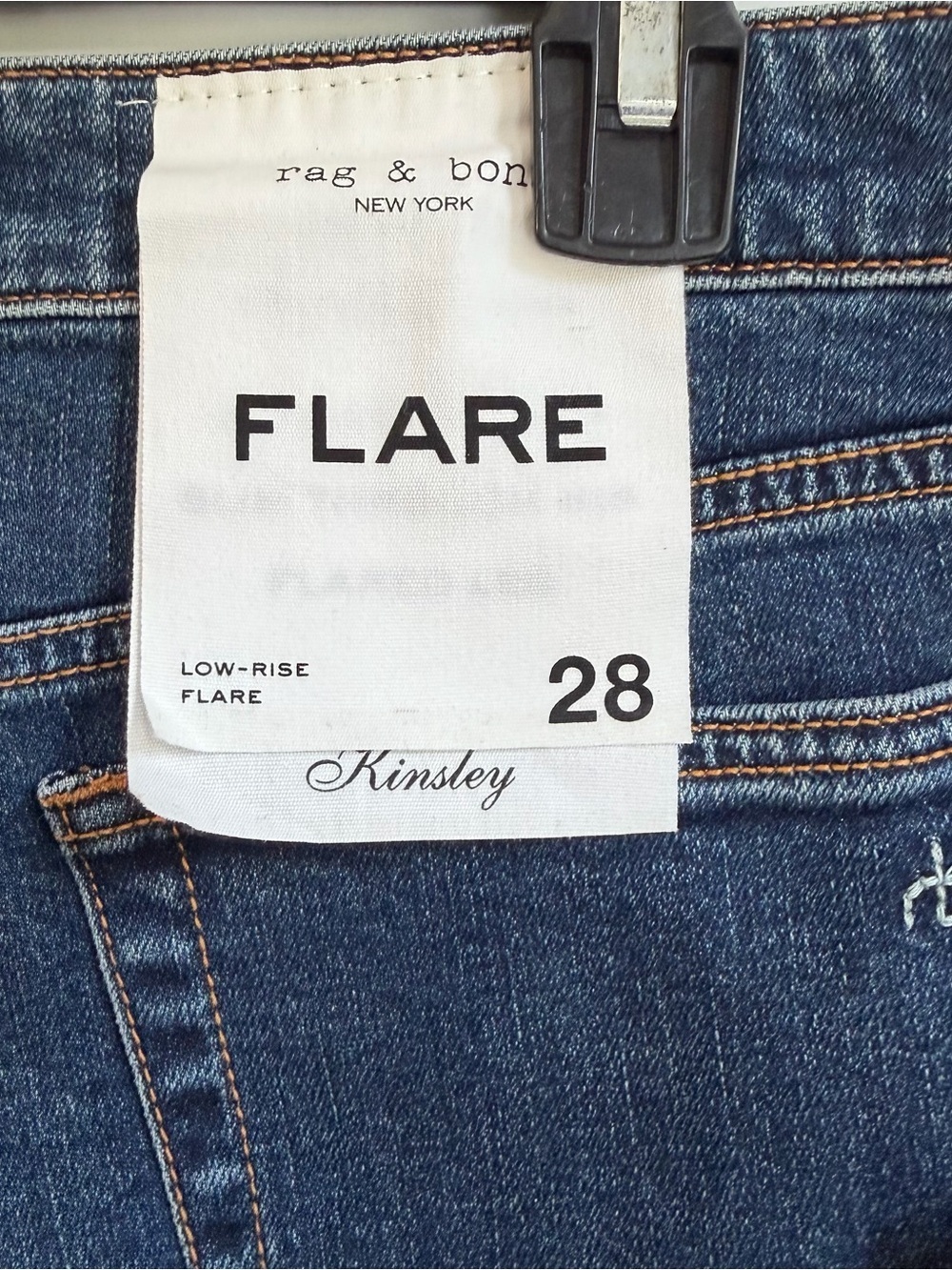 NWT Rag & Bone Low Rise Flare Kinsley Size 28
Color Chelsea - Picture 5 of 7